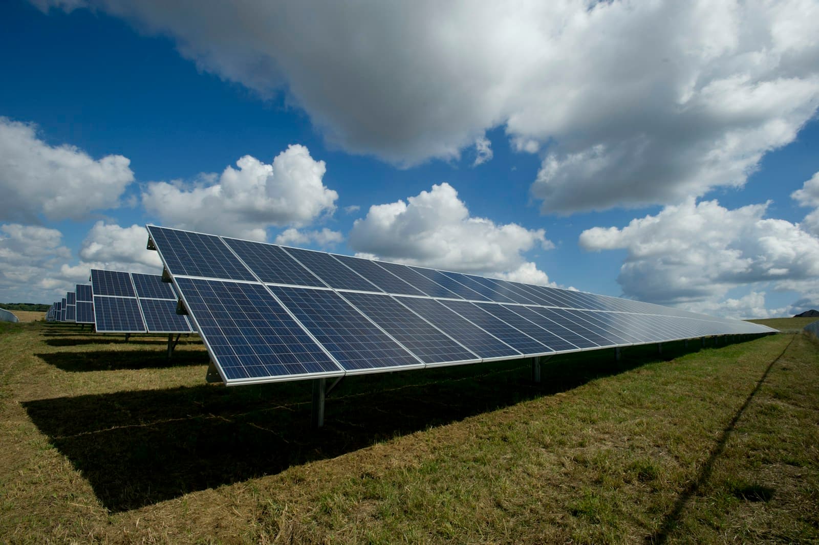 Djuka Electrics installing MCS-certified solar panels on a Midlands rooftop