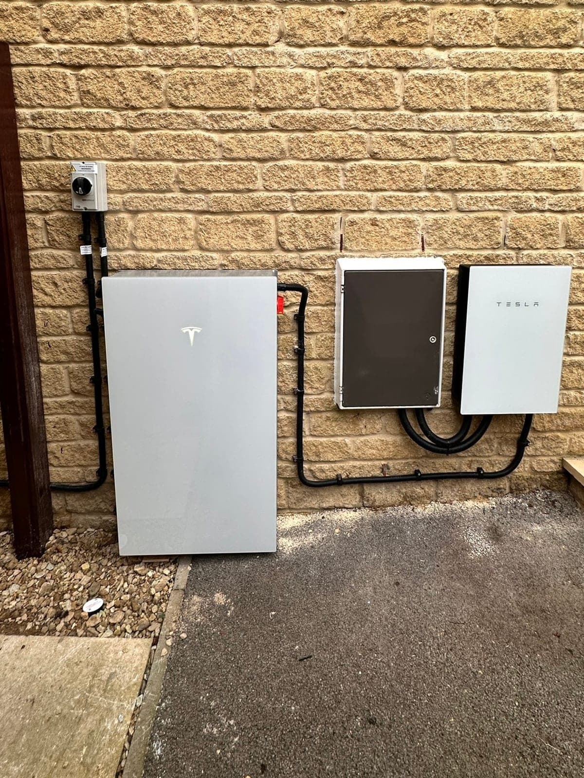 Tesla Powerwall and gateway installed by Djuka Electrics