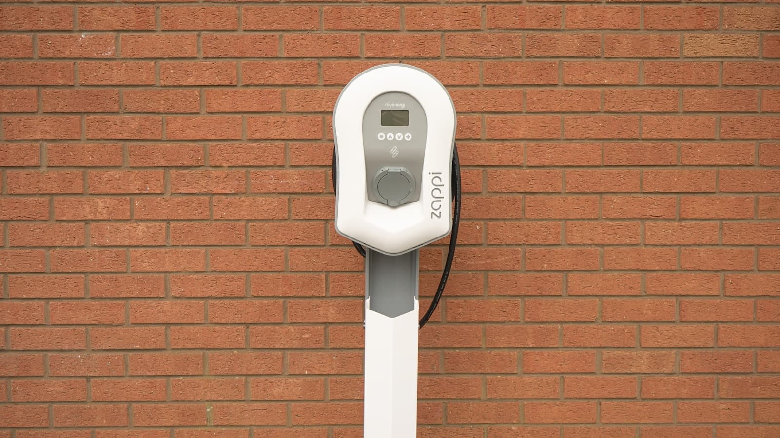 Djuka Electrics solar battery storage installation